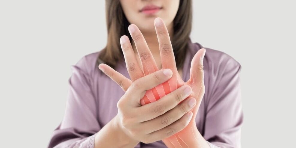 El enrojecimiento de la piel y el aumento del dolor en las articulaciones de los dedos son síntomas de la artritis reumatoide.